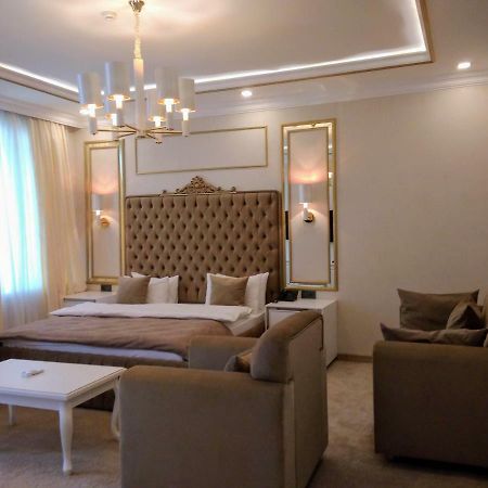 Ambassador Hotel Almaty Ngoại thất bức ảnh