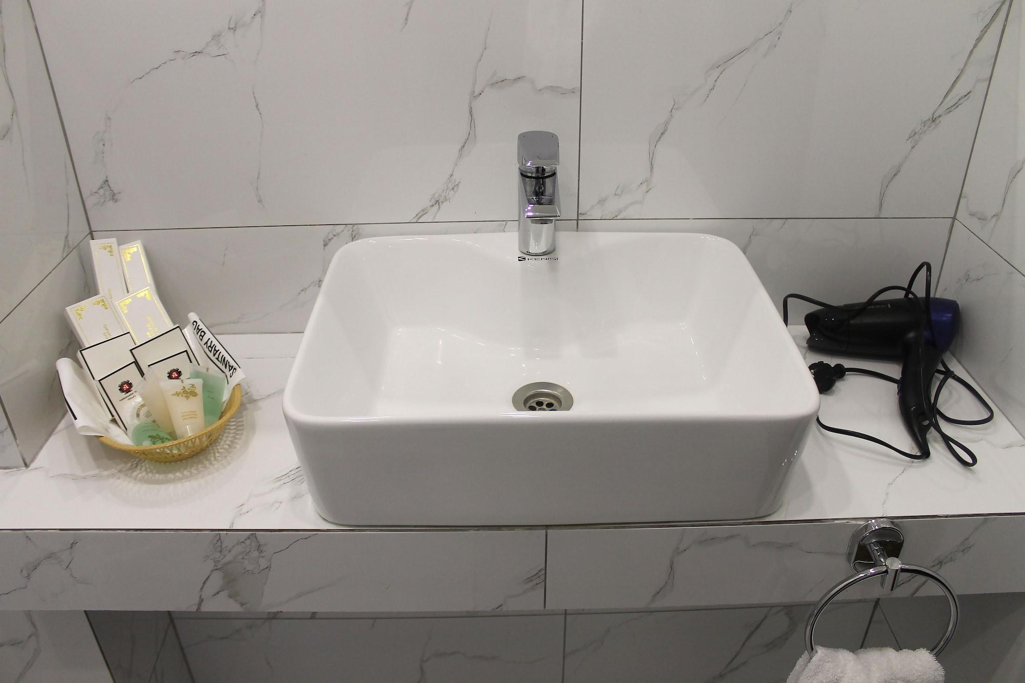 Ambassador Hotel Almaty Ngoại thất bức ảnh