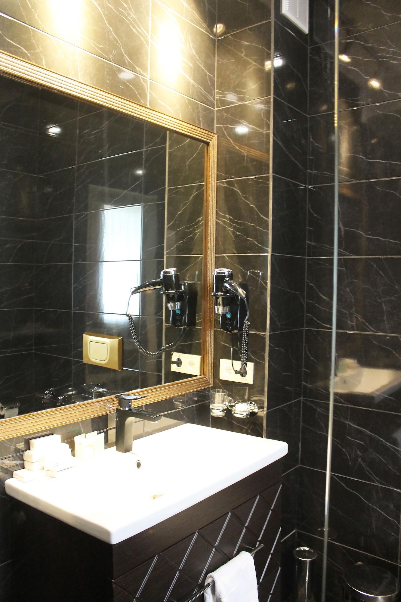 Ambassador Hotel Almaty Ngoại thất bức ảnh