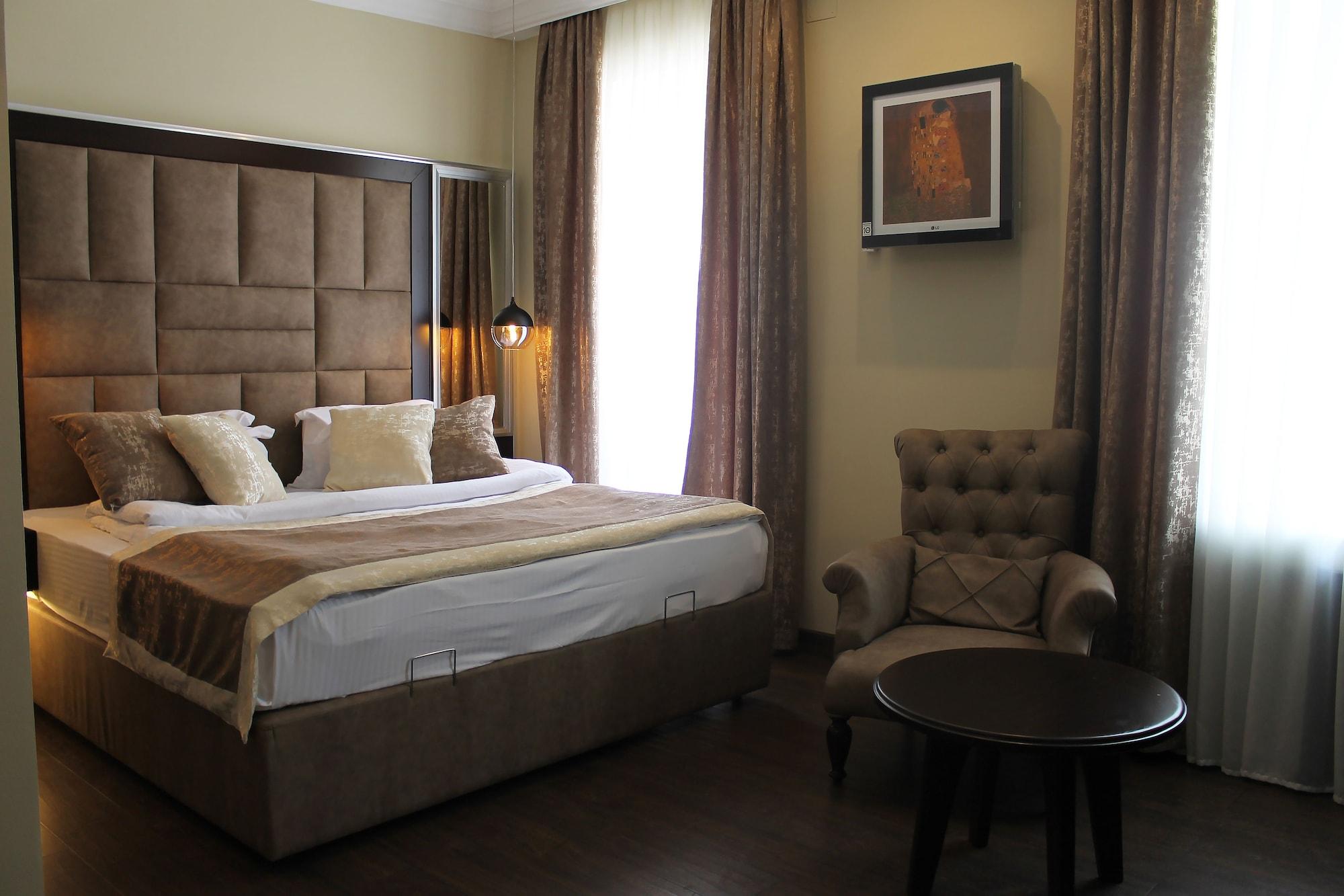 Ambassador Hotel Almaty Ngoại thất bức ảnh
