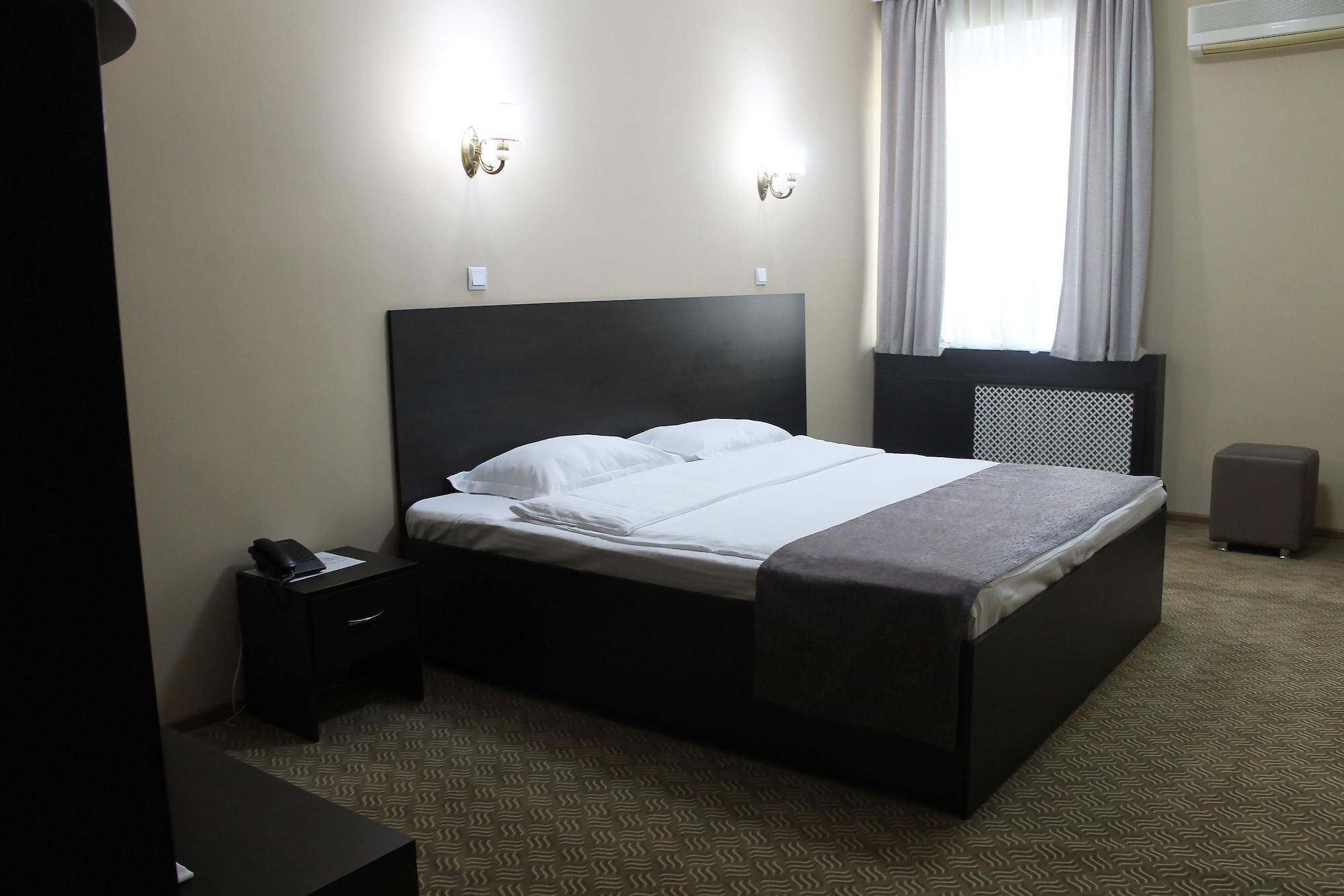 Ambassador Hotel Almaty Ngoại thất bức ảnh