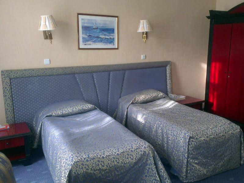 Ambassador Hotel Almaty Ngoại thất bức ảnh