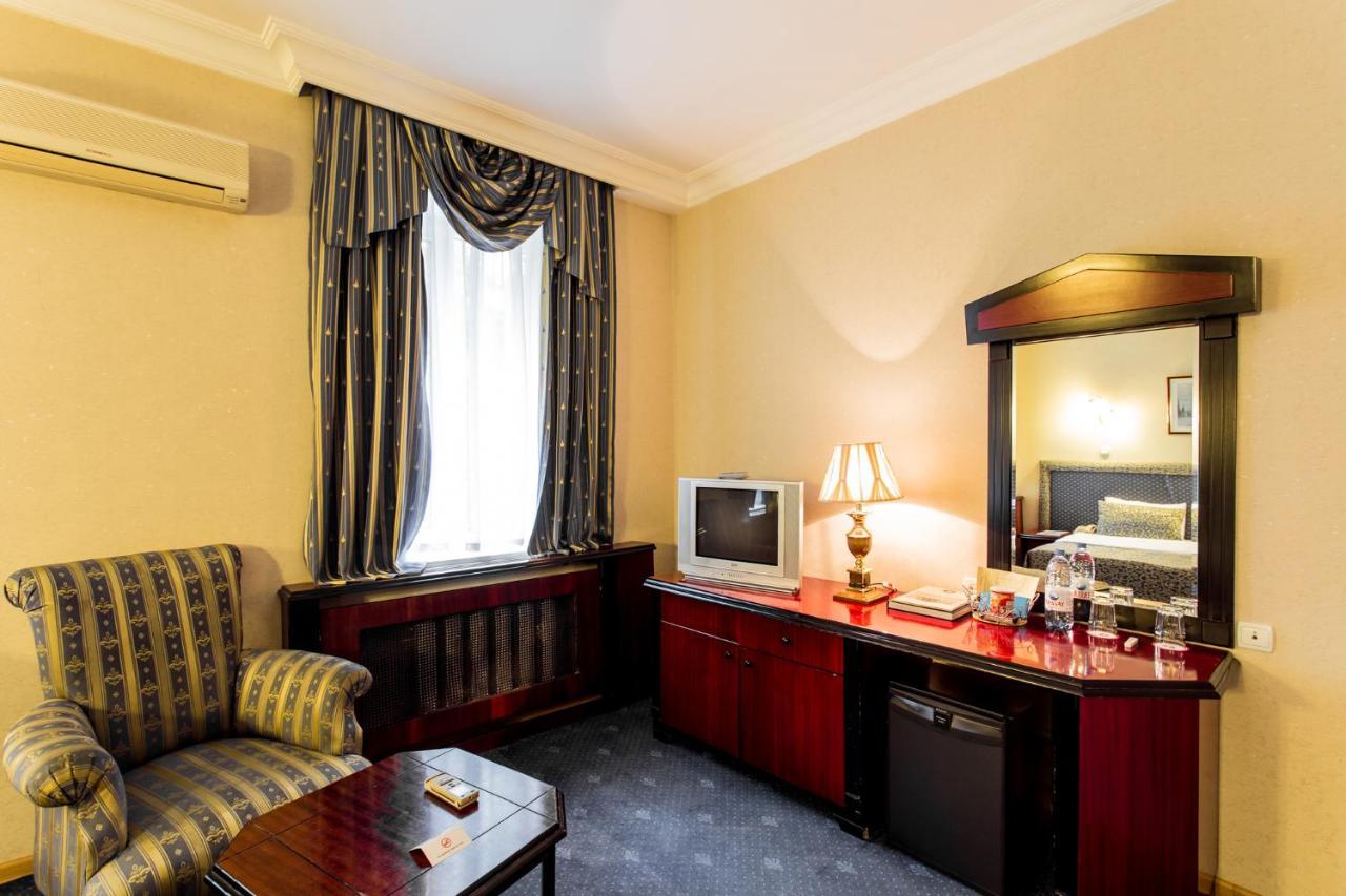 Ambassador Hotel Almaty Ngoại thất bức ảnh