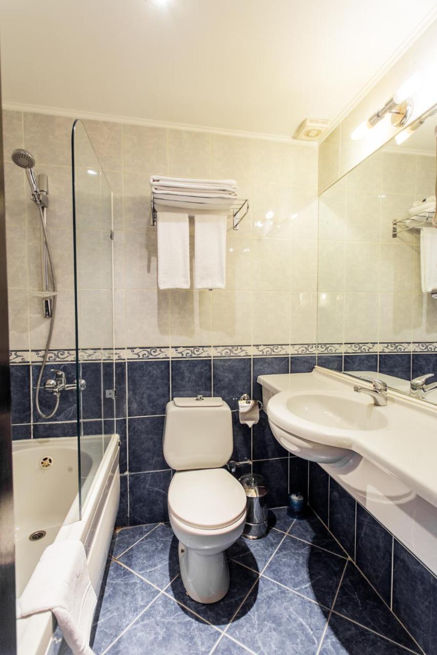 Ambassador Hotel Almaty Ngoại thất bức ảnh
