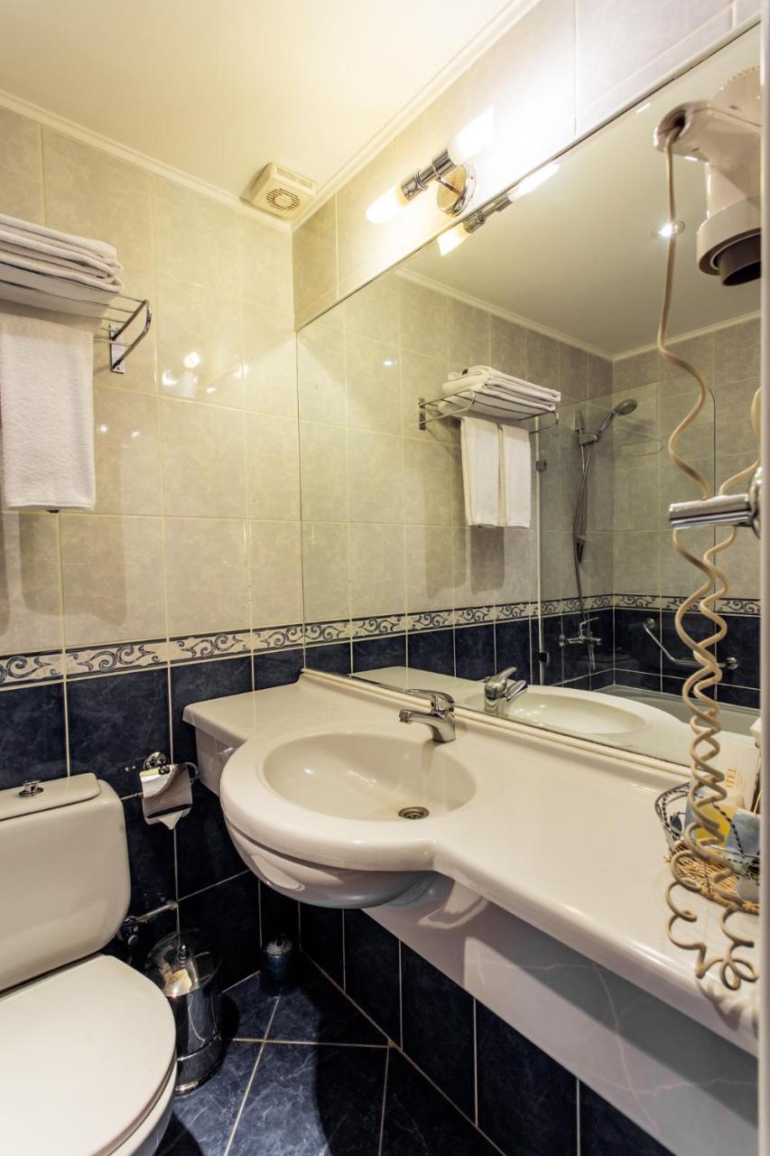 Ambassador Hotel Almaty Ngoại thất bức ảnh