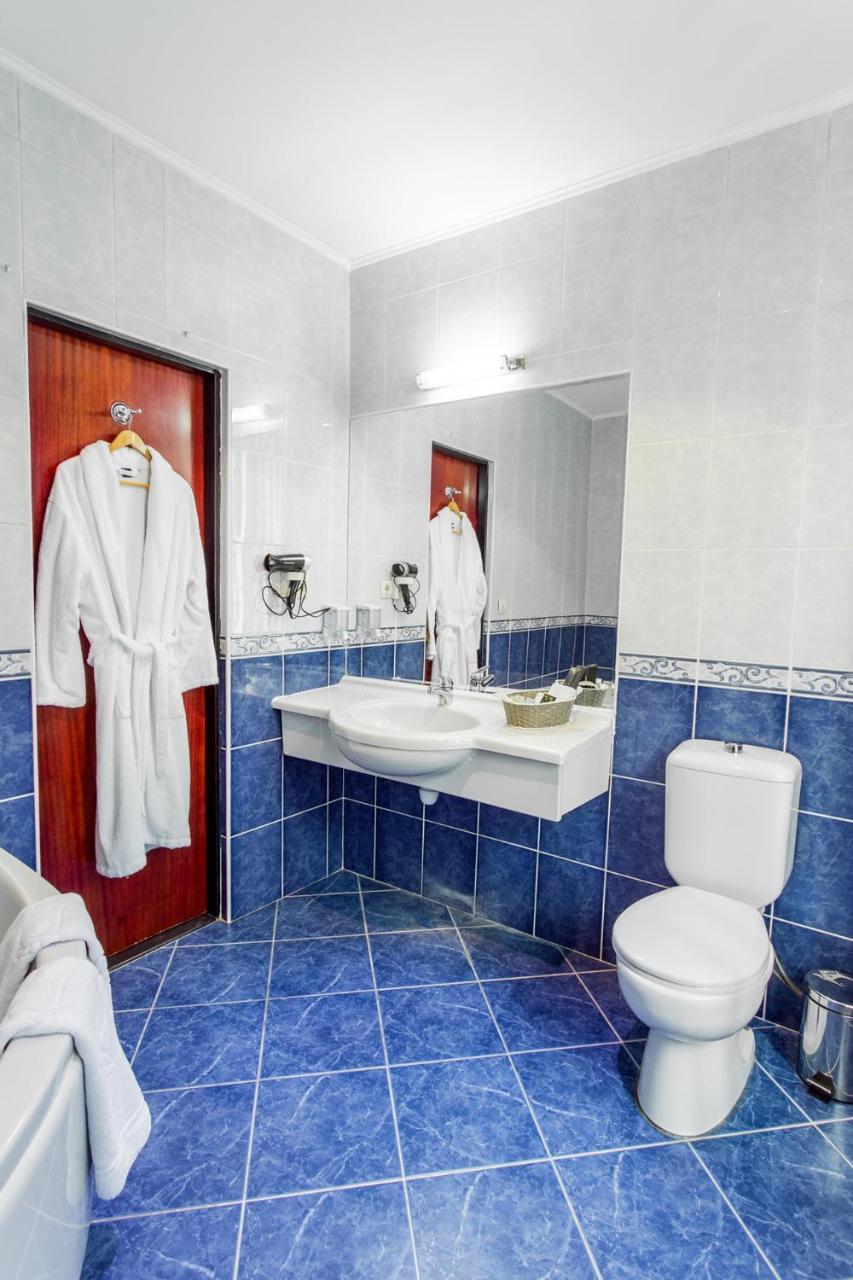 Ambassador Hotel Almaty Ngoại thất bức ảnh