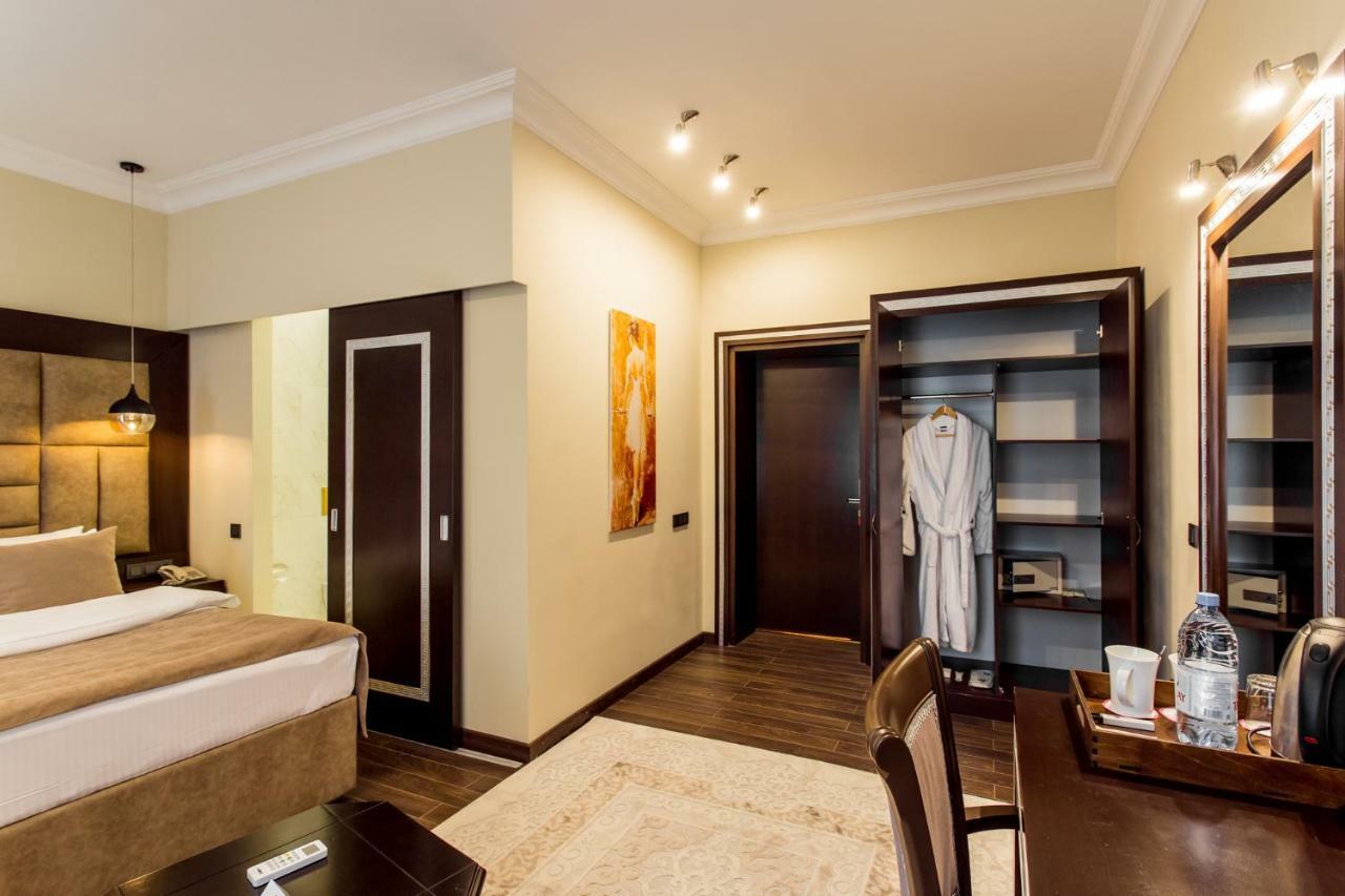 Ambassador Hotel Almaty Ngoại thất bức ảnh